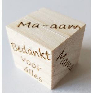 Houten kubus - moeder